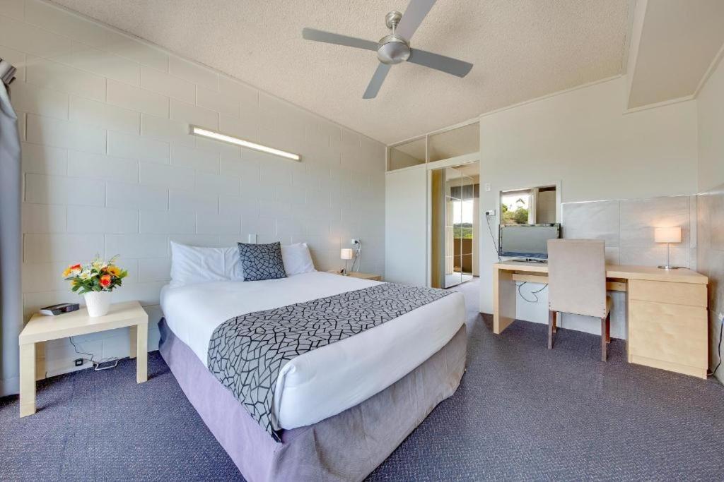 Camelot Motel Gladstone Exteriér fotografie