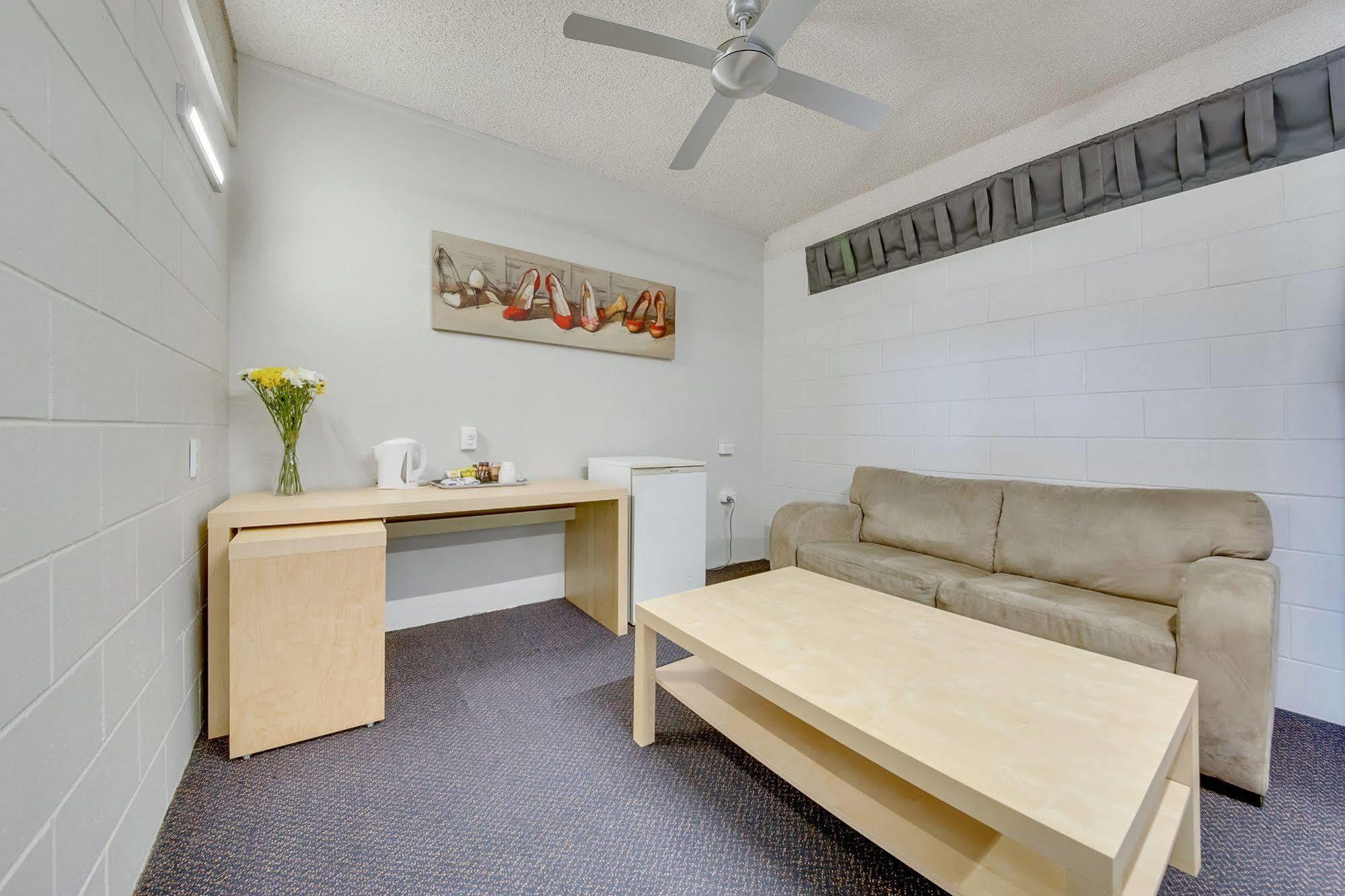 Camelot Motel Gladstone Exteriér fotografie