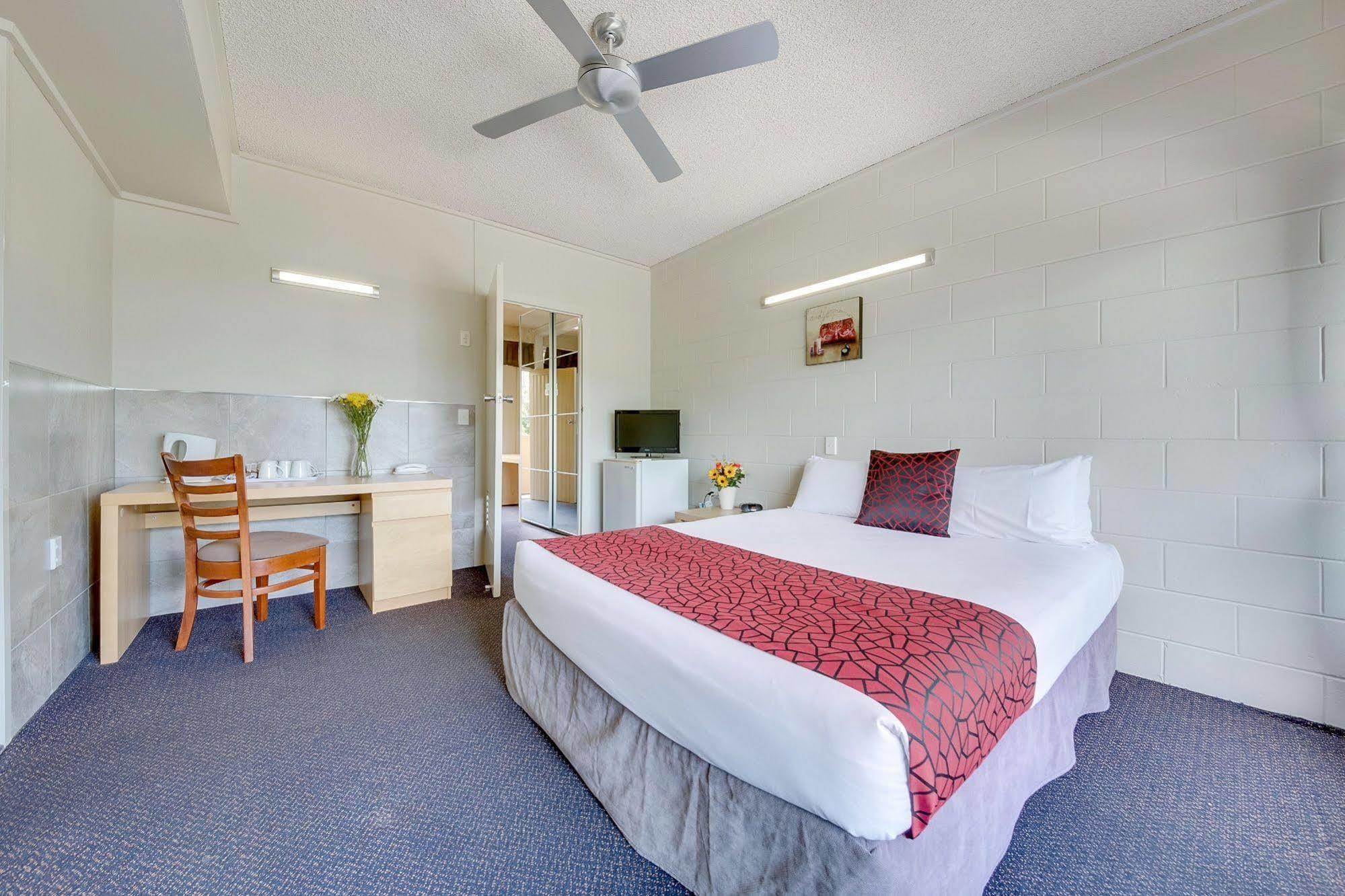 Camelot Motel Gladstone Exteriér fotografie