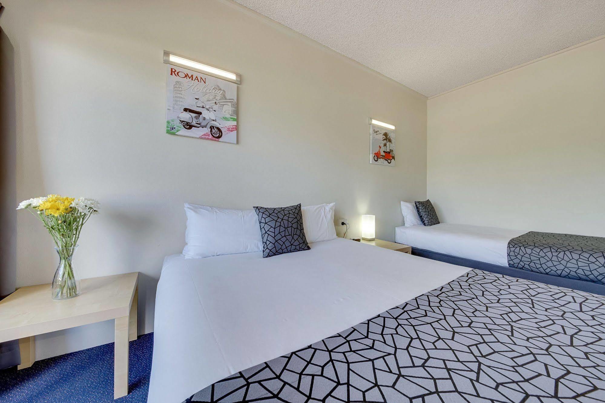 Camelot Motel Gladstone Exteriér fotografie