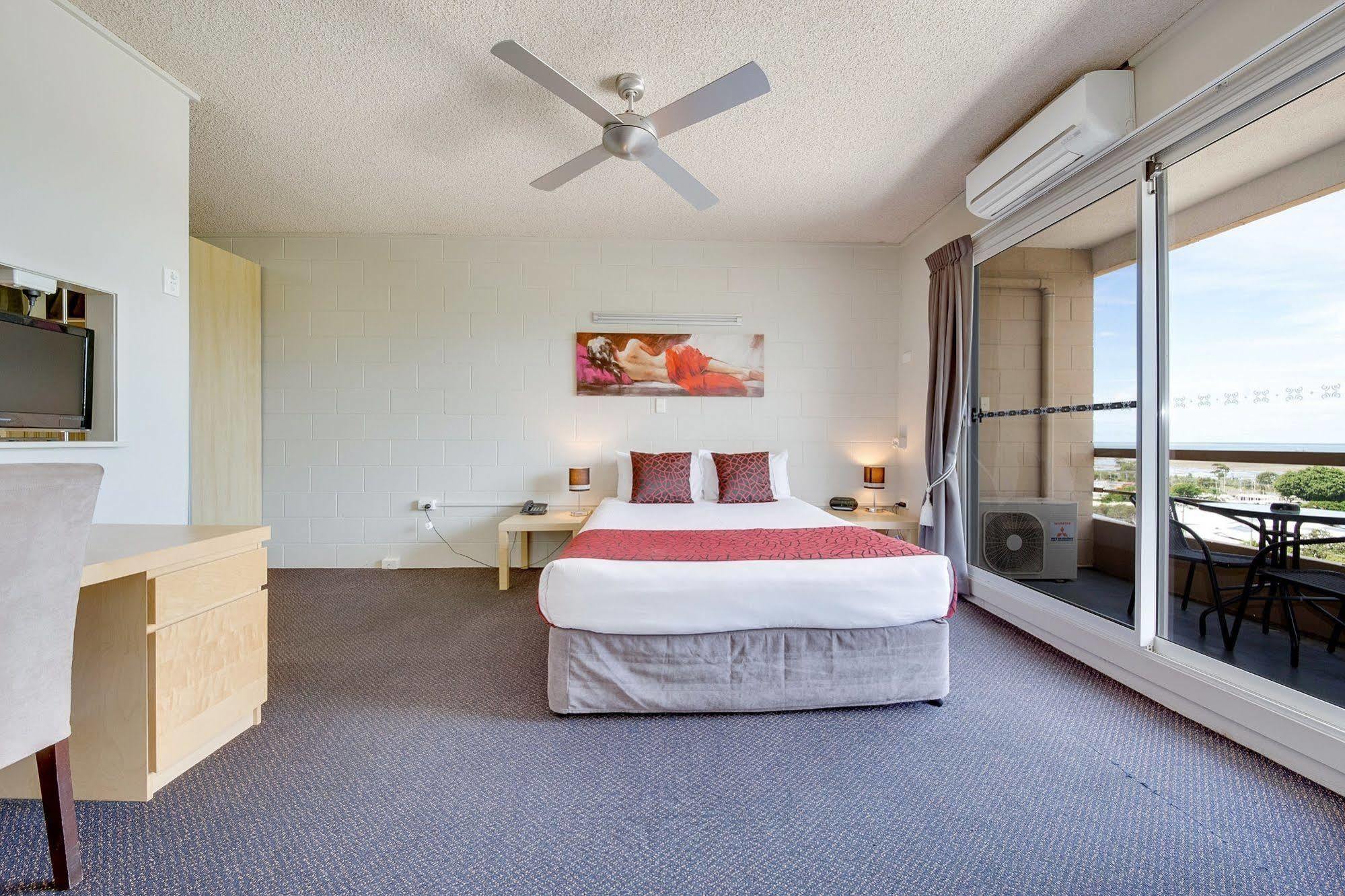 Camelot Motel Gladstone Exteriér fotografie